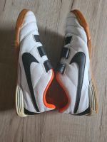 Nike Hallenschuhe Sportschuhe  Leder Gr.36 Nordrhein-Westfalen - Krefeld Vorschau