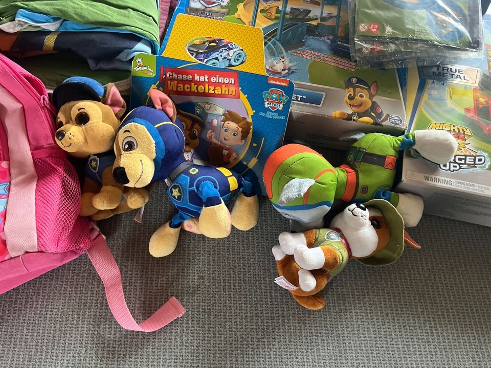 Paw Patrol - 3 Sets, Bettwäsche, Rucksack, Kuscheltiere, CDs, etc in Hamburg