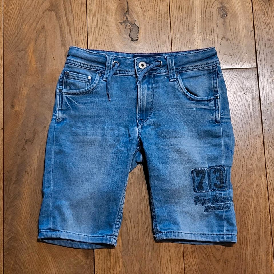 Pepe Jeans Shorts, Gr. 128, blau - fällt größer aus (ca. 140)! in Pfronten