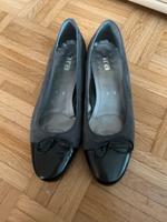 Ara Pumps Ballerina Wildleder mit Lackspitze grau Gr.41 NEU Baden-Württemberg - Engen Vorschau