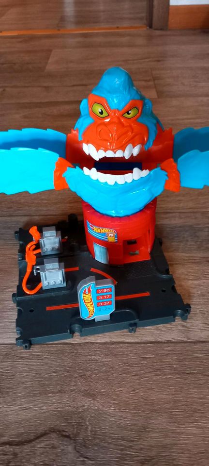 Hot Wheels City Gorilla Angriff in Hopsten