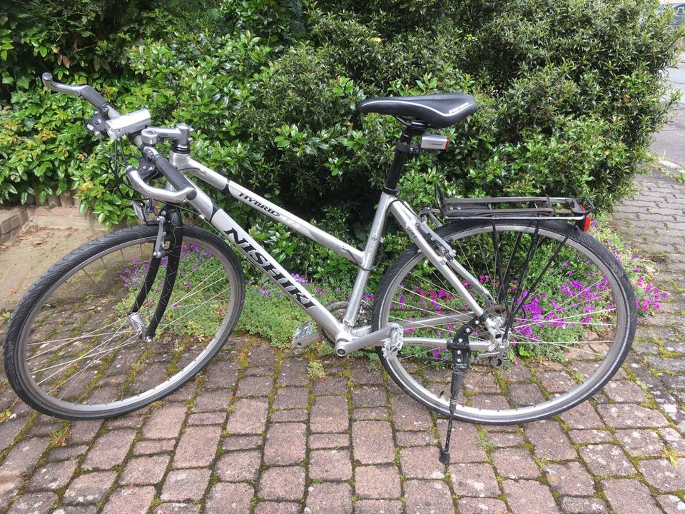 Damen Cross Fahrrad NISHIKI in Hofheim am Taunus