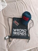 WRONG FRIENDS Basecap, Bag, Tasche Schlüsselanhänger 2 x SET NEU Brandenburg - Joachimsthal Vorschau