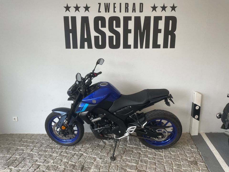 Yamaha MT125 SUPER ZUSTAND GARANTIE WENIG KM in Malchin