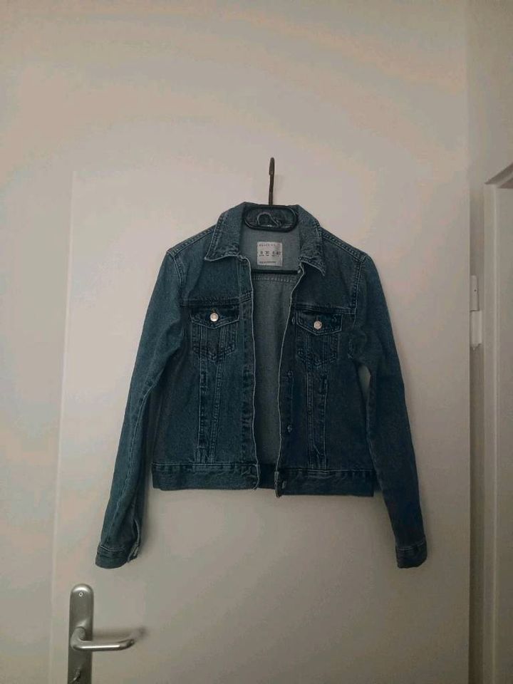 Jeansjacke Demim Größe 36 Blau Neu in Hannover