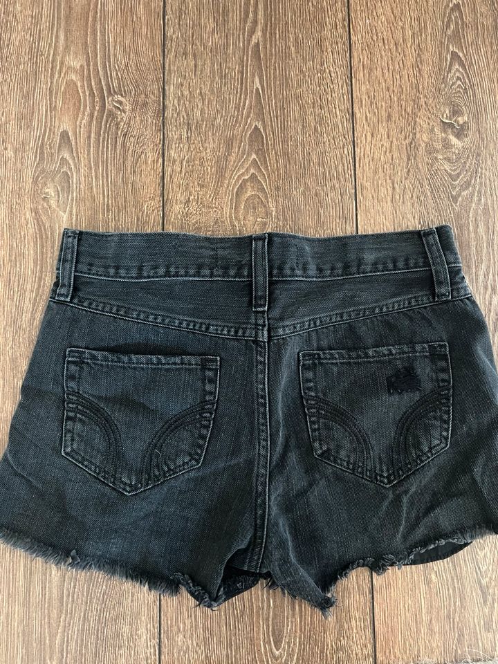 Hollister Shorts, Jeans, gr. 34 XS in Augustdorf