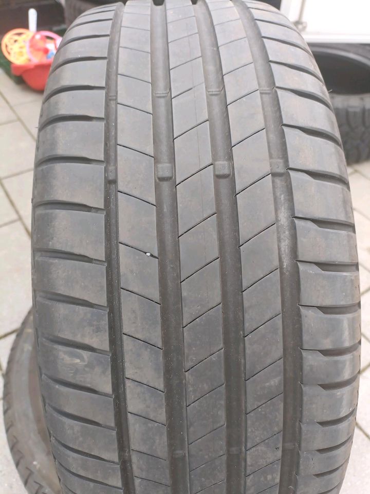 Sommerreifen Bridgestone 205/55 R17 91 W in Rosbach (v d Höhe)