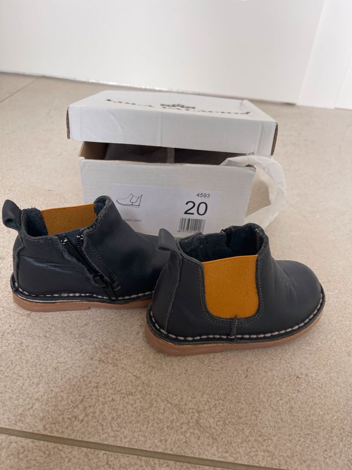 Schuhe Stiefeletten Kinder Baby Gr 20 in Höhenkirchen-Siegertsbrunn