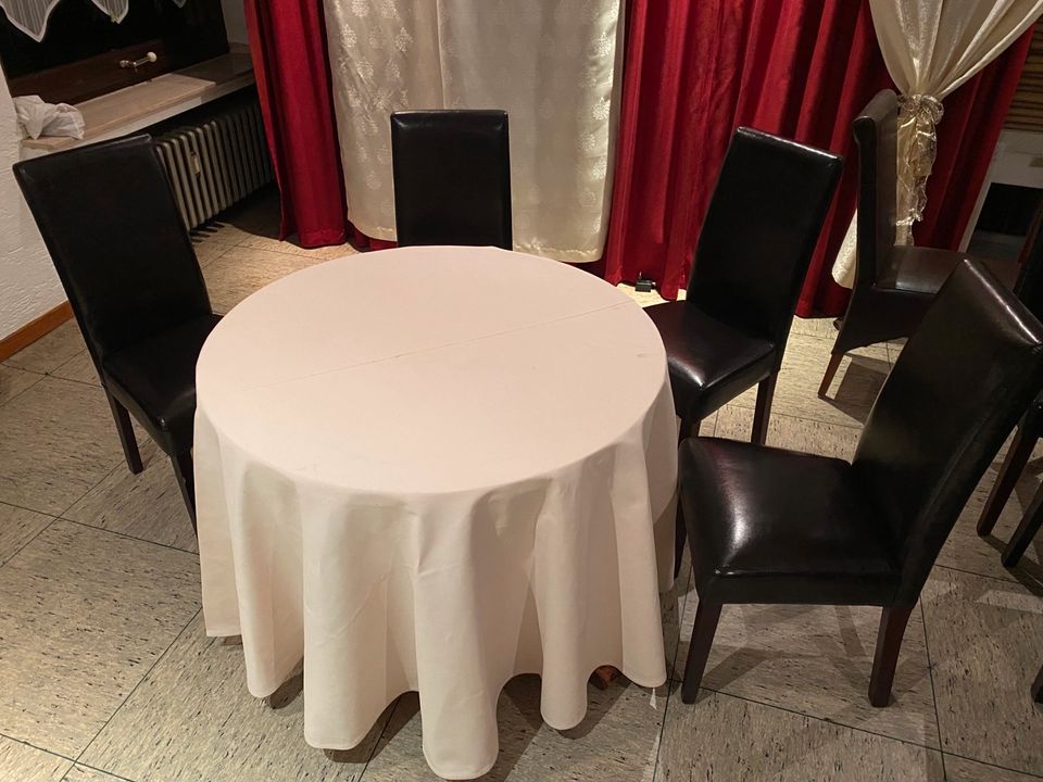 Tisch, rund in Bad Driburg