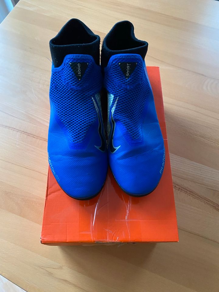 Fußball Hallen SportSchuh Nike Phantom Gr.9,5 / 43 in Vacha