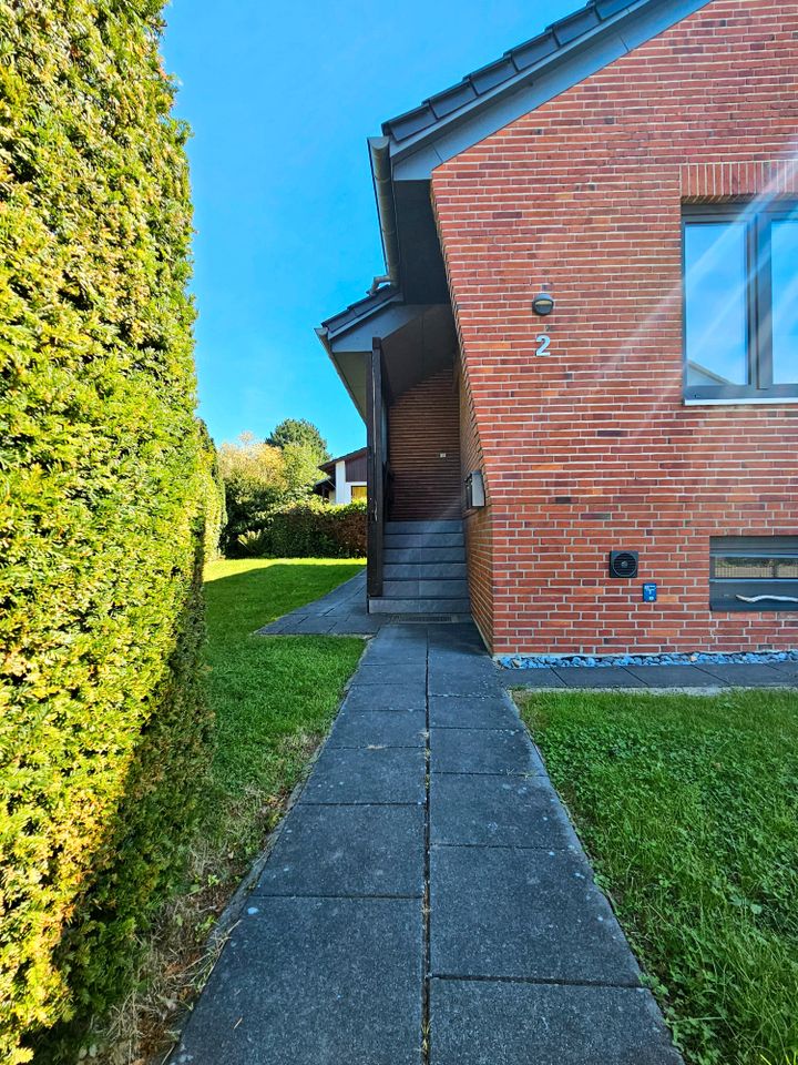 2 Familien-Architektenhaus - Käufercourtagefrei - in Reinbek in Reinbek