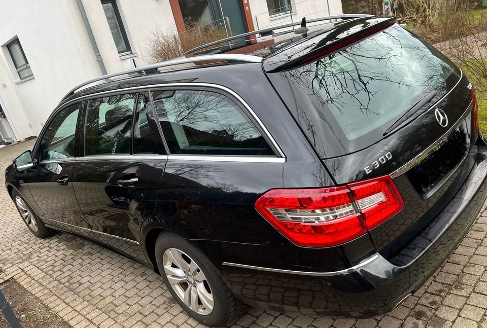 Mercedes Benz E300 CDI Blue Efficiency in Hamburg