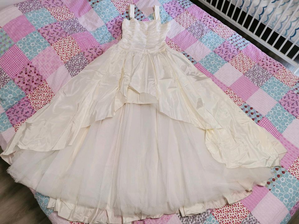 Hochzeitskleid von Poupette Paris!!! Brautkleid. Vokuhila. in Schlangenbad