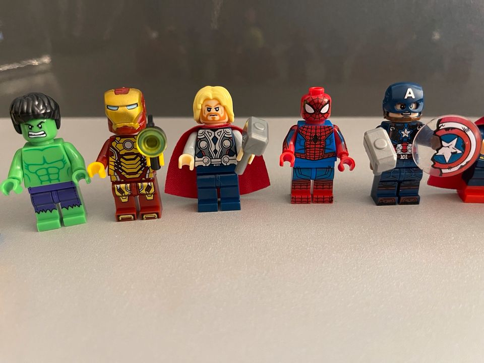 Hulk Superman Flash Spider-Man Batman Wolverine Ironman m Lego pl in Essen