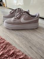 Einmal getragene Nike Sneaker Nordrhein-Westfalen - Lemgo Vorschau