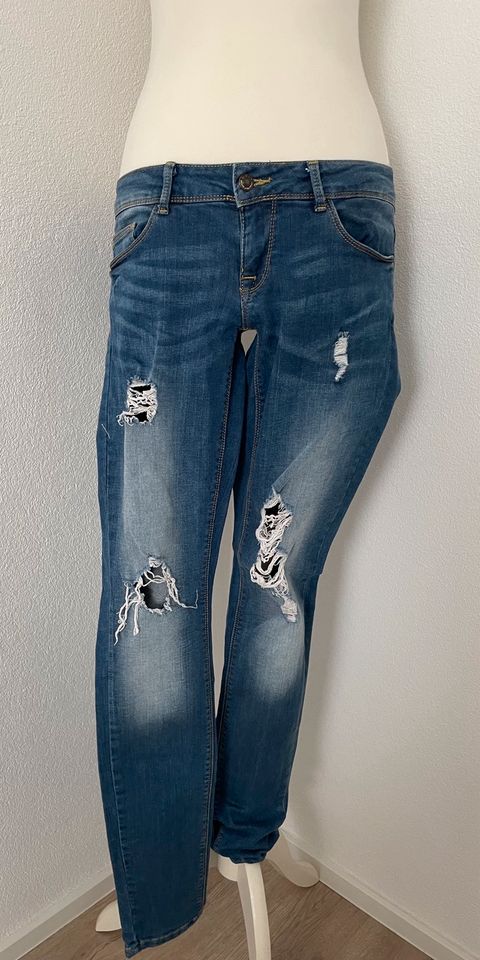 Only Jeans Hose Gr 29/34 in Stadtallendorf