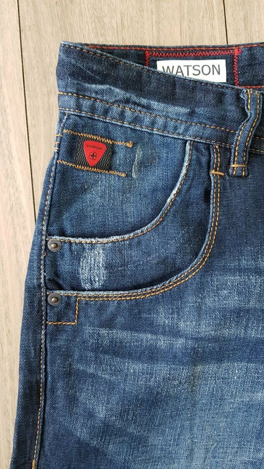 Neuwertige Herren Jeans- Shorts von Strellson Gr. 30 in Donaueschingen