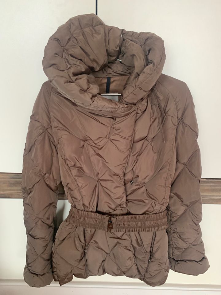 Original Moncler Daunen Jacke in Braun S in Stuttgart