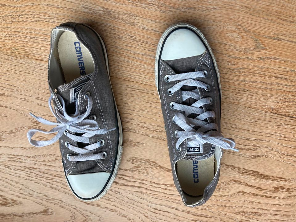 Original Converse Chucks halb grau Größe 39 in Mühltal 