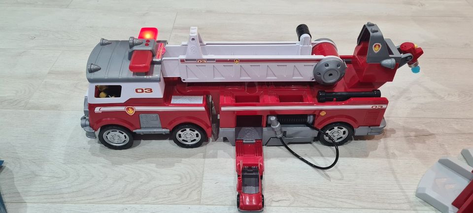 PAW Patrol Ultimativer Feuerwehreinsatzwagen mit Licht und Sound in Duisburg