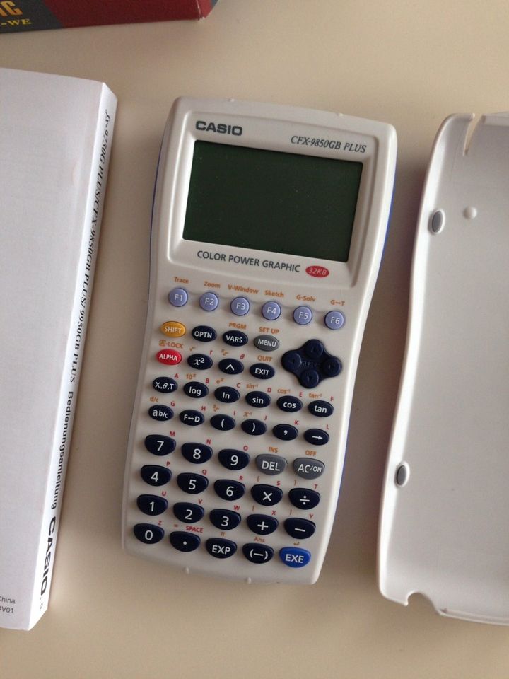 CASIO cfx-9850gb plus grafischer Taschenrechner NEU in Chemnitz