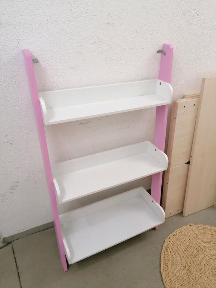 Bücherregal für Mädchen Kinderzimmer in Seligenstadt