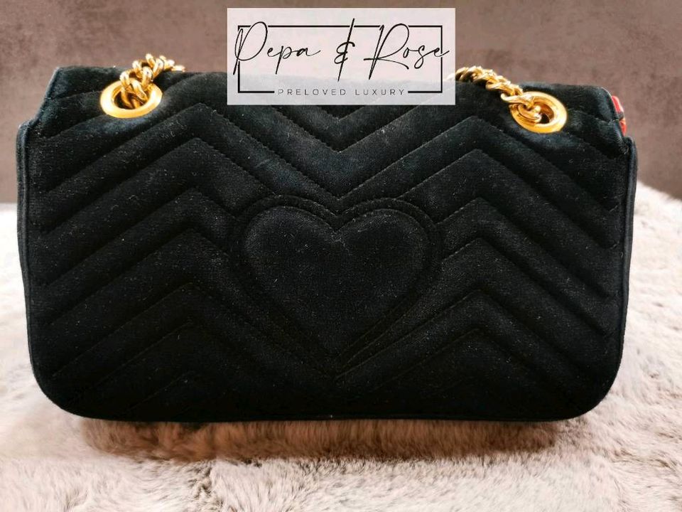 Gucci GG Marmont camera bag Samt Velvet Tasche schwarz in München