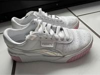 Puma Sneaker Gr 38 Schuhe Weiß rosa Silber wie neu Barbie Nordrhein-Westfalen - Ahlen Vorschau