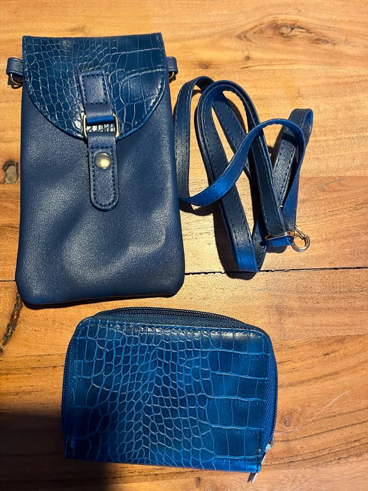 Rucksack blau inklusive Geldbeutel und Handyhandtasche,NEU in Kyllburg