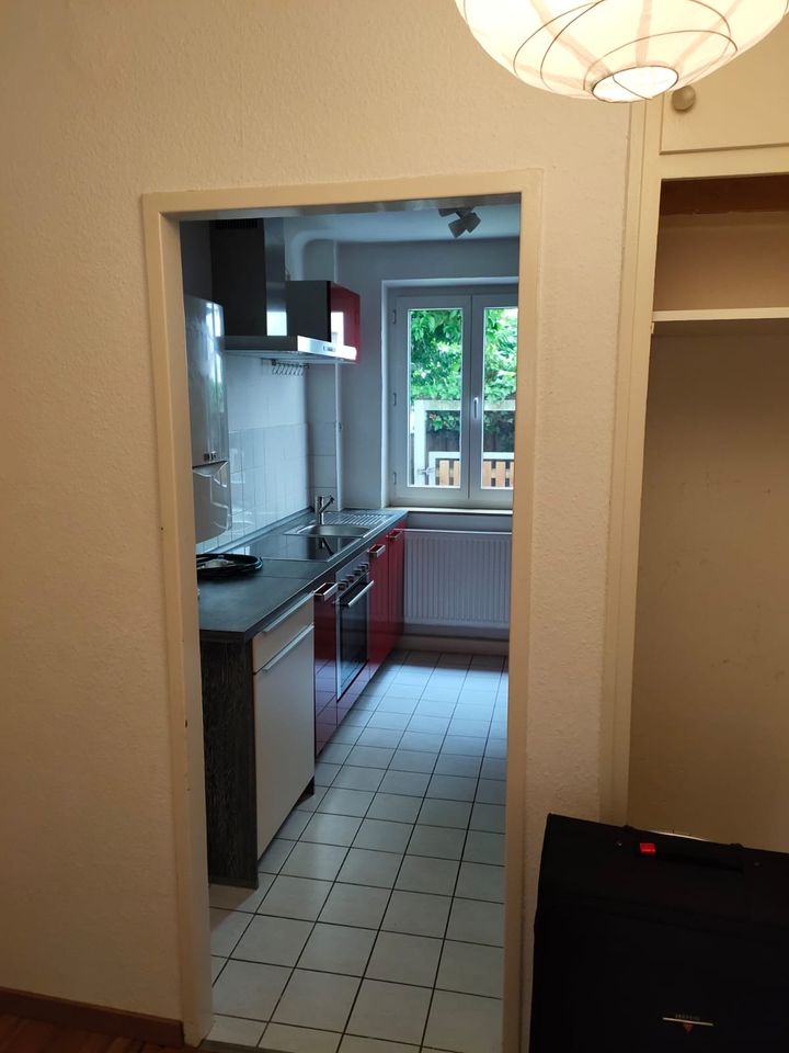 Schöne rote Einbauküche mit allen Elektrogeräten ⚡️✳️⛽ in Nürnberg (Mittelfr)