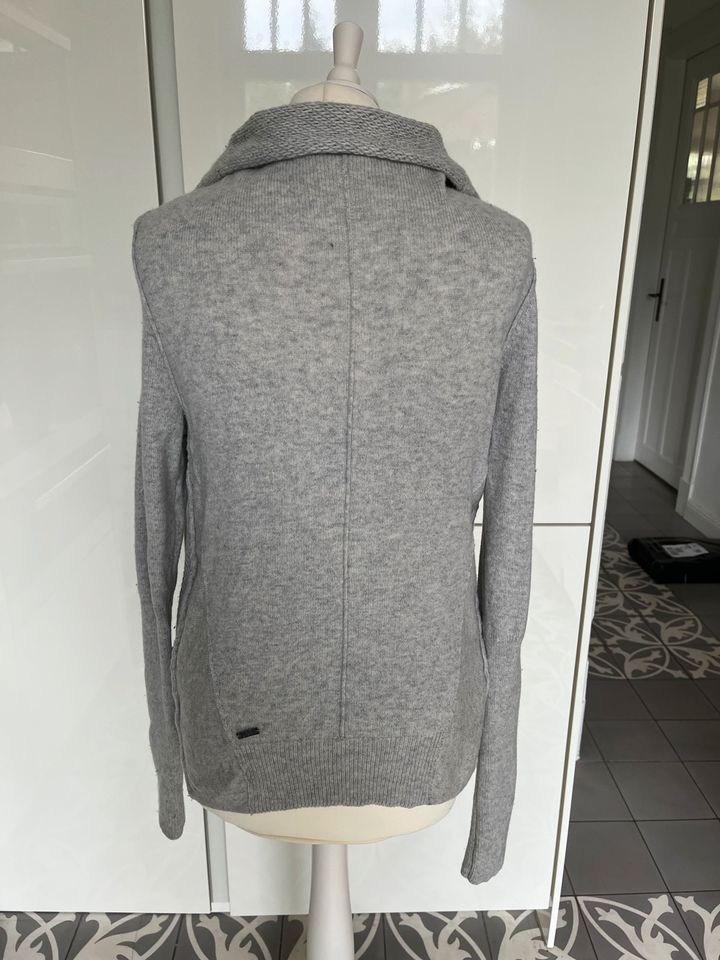 Hugo Boss Strickjacke, S, 36/38, grau, TOP in Hamburg