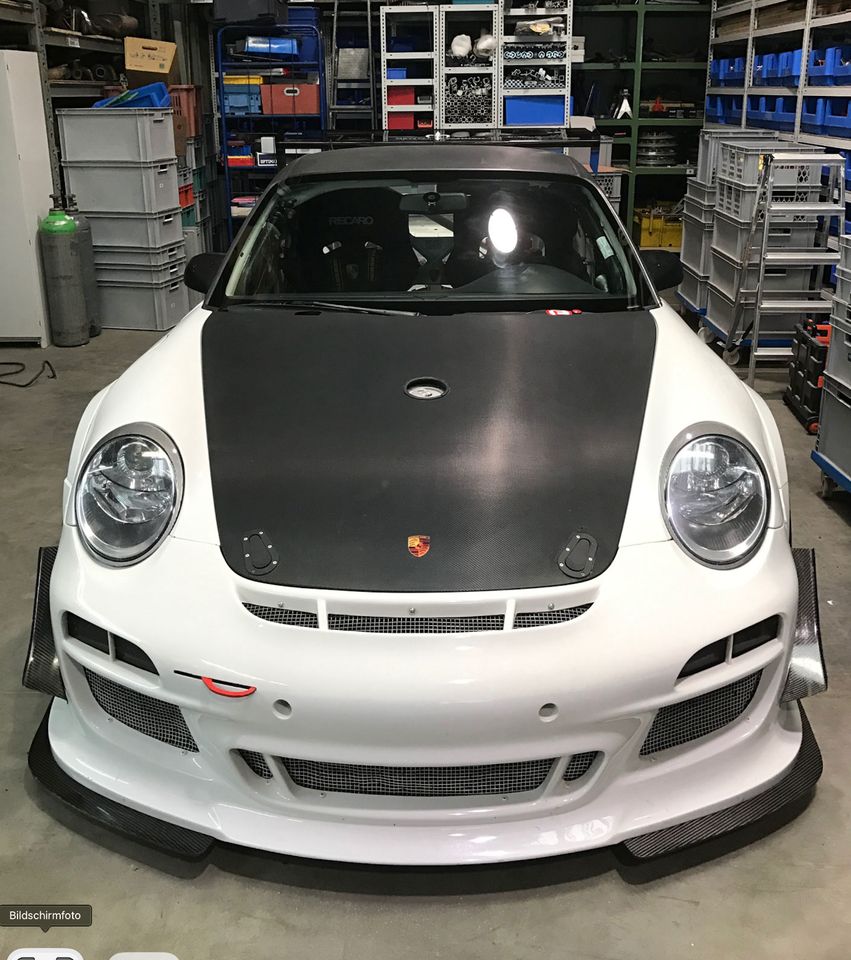 Porsche-Motorsport-Werkstatt Auflösung in Düsseldorf