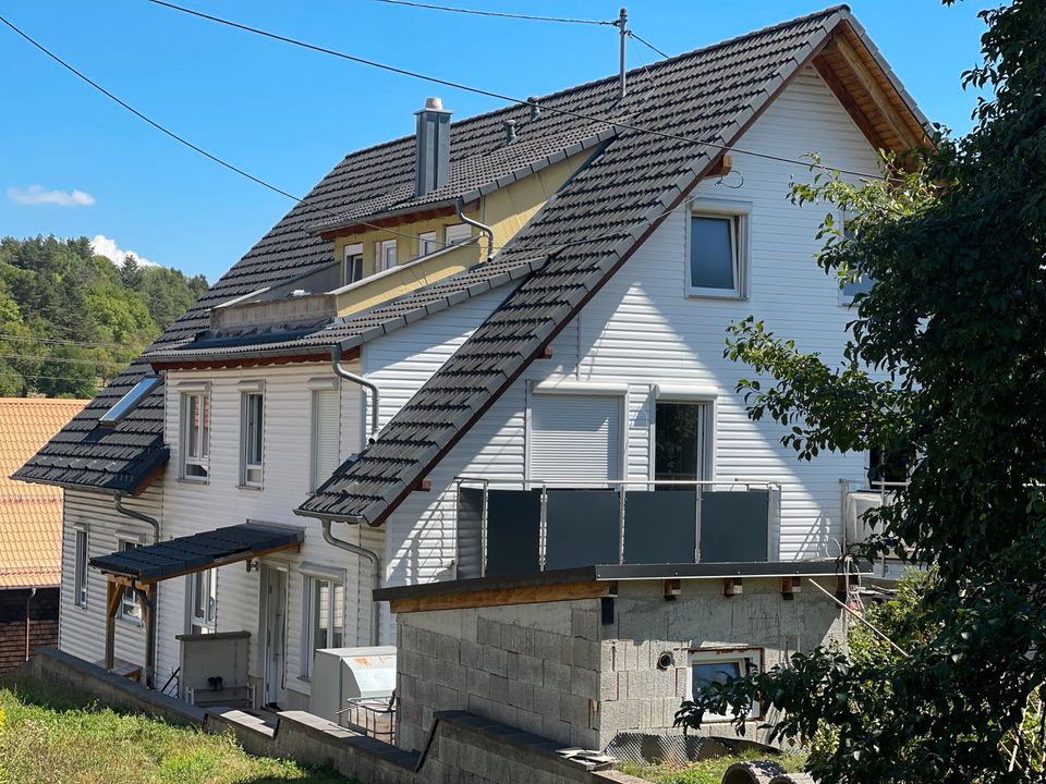 5-7 Zimmer Wohnung in Doppelhaushälfte mit Garten und Garage in Haiterbach