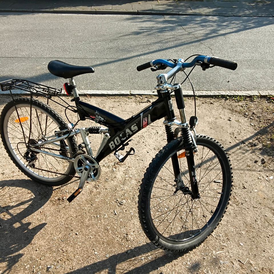 Bocas Mountainbike 26 Zoll Vordergabel gefedert Shimano acera in Ahrensburg