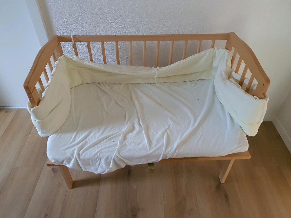 Beistellbett aus Holz in Sternenfels