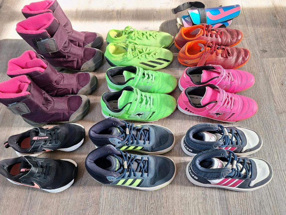 33 34 35 Adidas Nike Kangaroos Sneaker Schuhe Hallenschuhe Kinder in Delitzsch