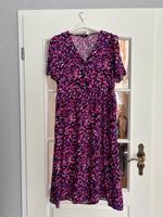 C&A Kleid mit Blumenmuster pink lila in 42 Rheinland-Pfalz - Hermeskeil Vorschau