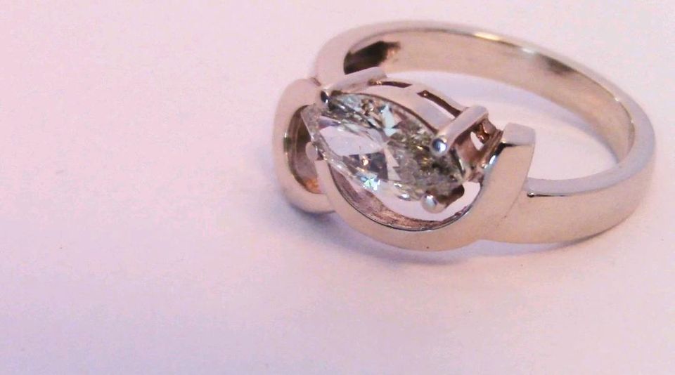 Goldring 585 / 14 kt mit Diamant in St. Ingbert