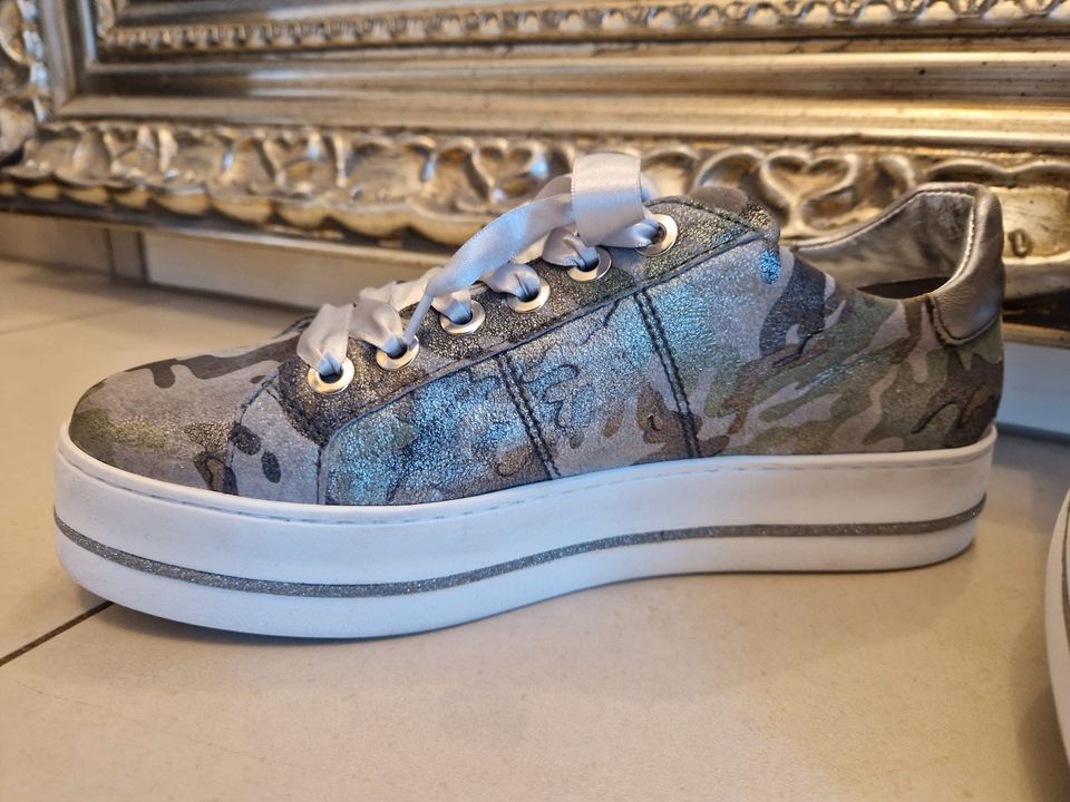 Sneaker in Camouflage Optik Gr.39 in Ilvesheim