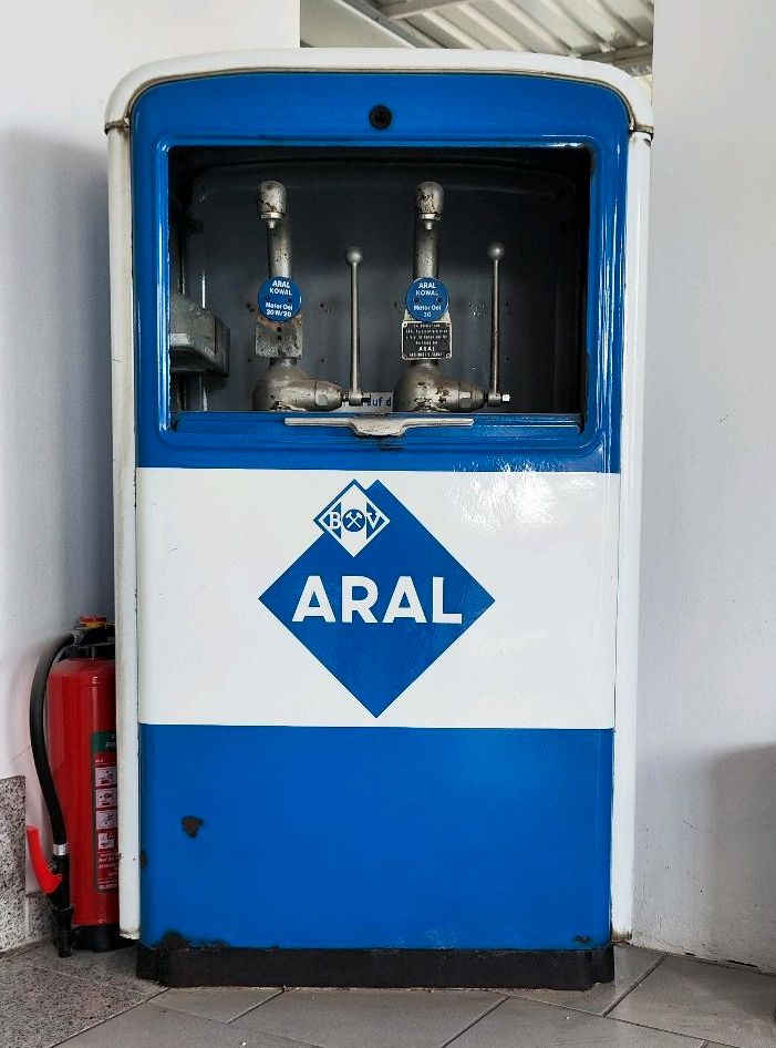 Aral Ölzapfsäule, Ölkabinett, Tankstelle, Retro, 60erJahre in Kahl am Main