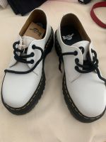 Neu original mit Etikett Dr Martens  Schuhe weiß EU 38 München - Bogenhausen Vorschau