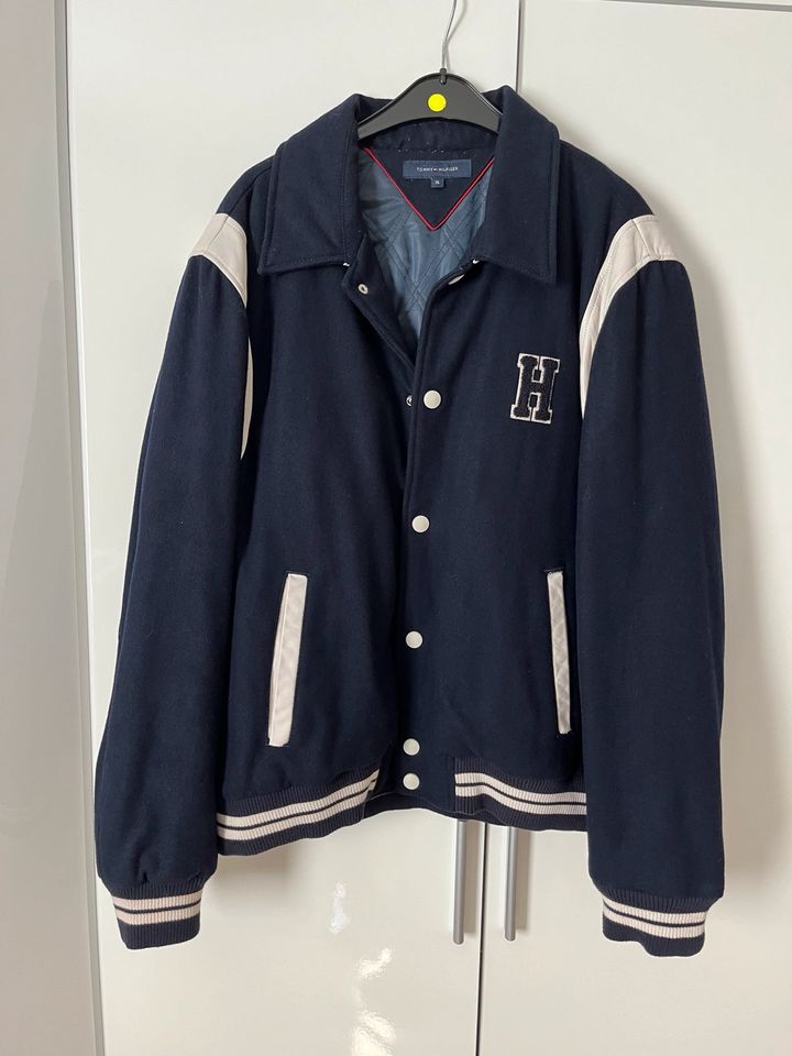 Tommy Hilfiger  College Jacke Gr. XL in Bleckede