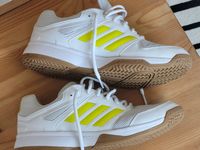 Adidas Sneaker Sport-Schuhe Speedcourt Hallenschuhe Größe 42 Friedrichshain-Kreuzberg - Kreuzberg Vorschau