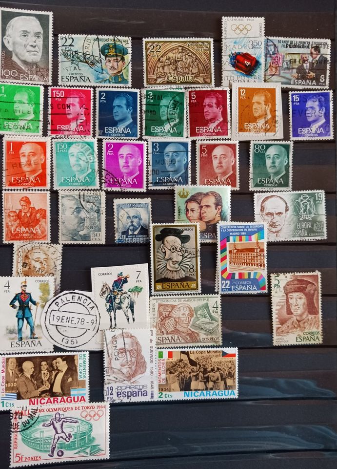 Briefmarkenalbum + Briefmarkensammlung, gebraucht zu verkaufen in Ellzee