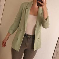 Zwei stylische Blazer – Schwarz mit Perlen & Salbeigrün Frankfurt am Main - Fechenheim Vorschau