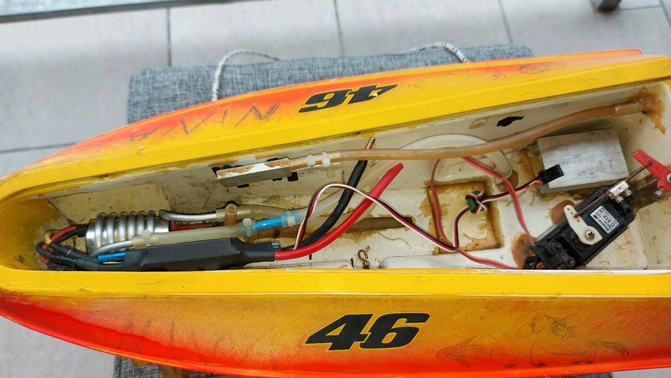 Rc Rennboot Brushless in Malente