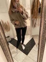 Beigefarbene Graubeige Teddy Jacke Winterjacke oversized Hessen - Oestrich-Winkel Vorschau