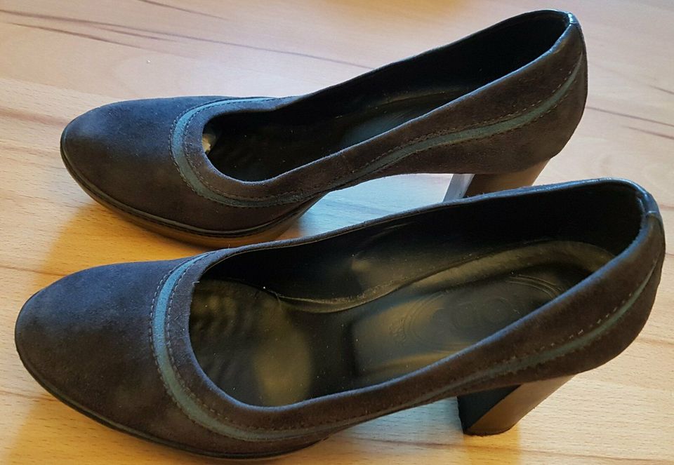 TOD'S Absatzschuhe Pumps Veloursleder Grau Gr. 38 in Friedrichsdorf