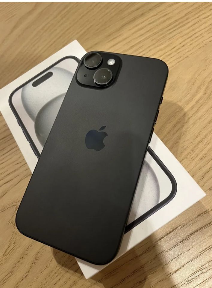 IPHONE 15 128GB NEU sehr gute Zustand in Berlin