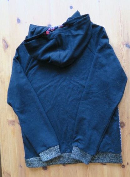 Desigual Kapuzenpullover Gr.13/14 in Chemnitz